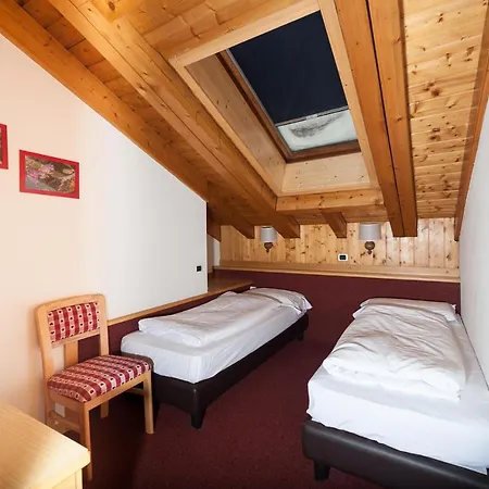 Ambiez Residencehotel Madonna di Campiglio Exterior photo